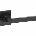 Deurkruk op ongeveerd rozet Kare/Bauhaus mat zwart