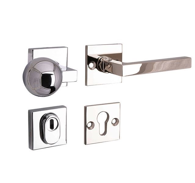 SKG3 knop/kruk op rozet Kare Rechts + kerntrekbeveiliging glans nikkel/glans chroom