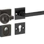 SKG3 knop/kruk op rozet Kare Rechts + kerntrekbeveiliging mat zwart