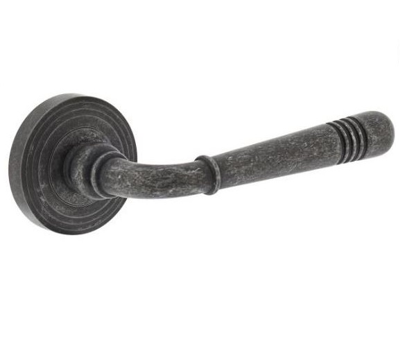 Intersteel enkele deurkruk rechts Helena op rozet oud grijs