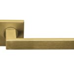 Deurkruk Basis Rechthoek op geveerd rozet PVD Mat Goud