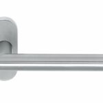 Gatdeel op ovaal rozet deurkruk Tessa RVS mat