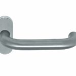 Gatdeel op ovaal rozet deurkruk Chase RVS mat