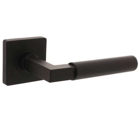 Intersteel deurkruk Bau-Stil op vierkant rozet mat zwart