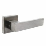 Intersteel Set achterdeurbeslag vierkant deurkruk Amsterdam met massieve rozetten rvs