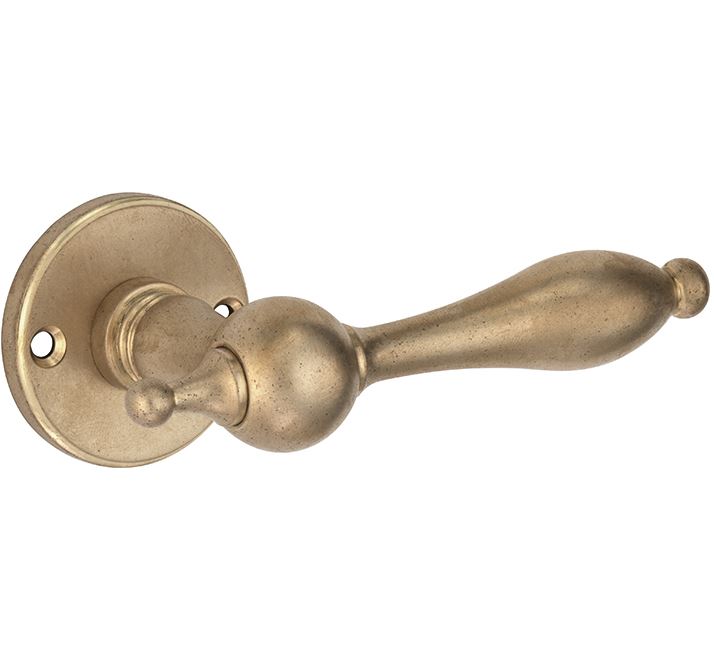 Deurkruk op ongeveerd rozet Barock/facet messing antiek