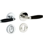 SKG3 kruk/kruk op rozet Bonton ebben Rechts + kerntrekbeveiliging glans nikkel/glans chroom