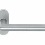 Deurkruk op ovaal rozet Tessa RVS mat