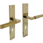 Intersteel deurkruk Bau-Stil op langschild SL72 PVD messingkleur