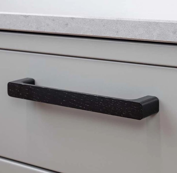 Greep Nysted Essen gelakt mat zwart 160 mm