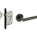 Intersteel deurbeslag set loopslot zwart + Deurkruk Bastian met rond rozet antraciet grijs