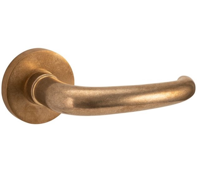 Deurkruk op geveerd rozet Halfsabel/Vivo messing antiek