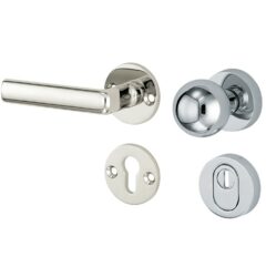 SKG3 knop/kruk op rozet Padania Links + kerntrekbeveiliging glans nikkel/glans chroom