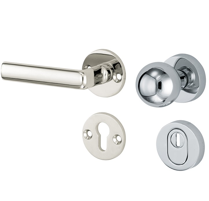 SKG3 knop/kruk op rozet Padania Links + kerntrekbeveiliging glans nikkel/glans chroom