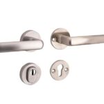 SKG3 krukkruk op rozet Padania Rechts + kerntrekbeveiliging mat nikkelmat nikkel PVD