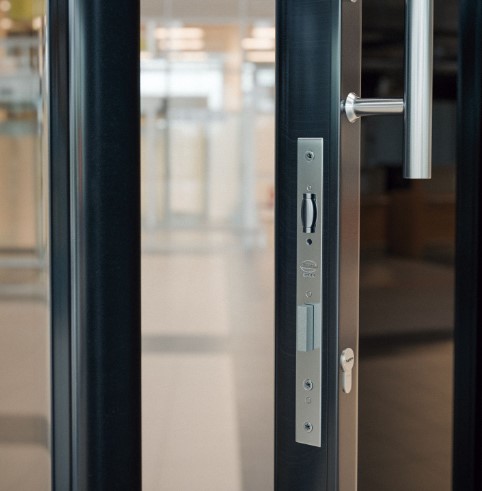 Rolslot met sluitplaat PC85 doornmaat 20 mm nikkel