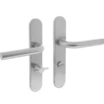 Intersteel deurkruk Recht op verdekt schild Ovaal WC638 mm RVS