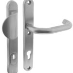 Intersteel Veiligheidsbeslag PC92 smal met kerntrek beveiliging geveerd greep/kruk SKG3 RVS