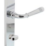 Intersteel deurkruk Helena op langschild WC63/8 chroom