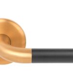 Deurkruk NOUR EV101/64 op Rozet PVD Mat Goud/Zwart