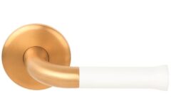 Deurkruk NOUR EV101/64 op Rozet PVD Mat Goud/Wit