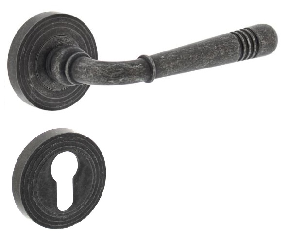 Intersteel deurkruk Helena op rozet met PC-plaatjes oud grijs