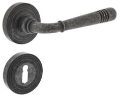 Intersteel deurkruk Helena op rozet met sleutel plaatjes oud grijs