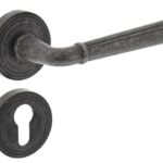 Deurkruk Bellevue op rozet met PC-plaatjes oud grijs