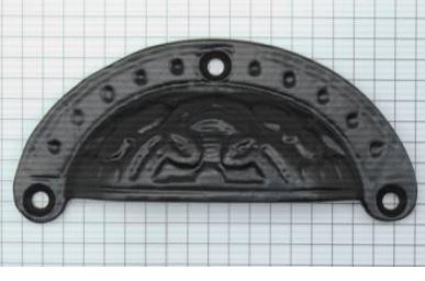 Komgreep massief bewerkt ijzer zwart 97 x 42 mm