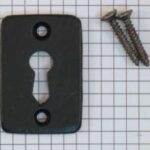 Sleutelplaat verticaal ijzer zwart 47x33x4 mm