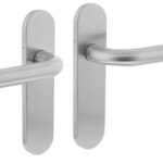 Deurkruk Recht Basic op Ovaal Verdekt Schild 170 x 40 mm Blind RVS