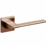 Olivari deurkruk Trend op rozet koper mat titaan PVD