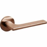 Olivari deurkruk Lotus op rozet koper mat titaan PVD