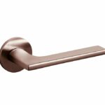 Olivari deurkruk Lotus op rozet brons mat titaan PVD