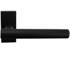 Deurklink BASICS LB7-19/Q32G op rechthoekig rozet mat zwart