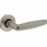 Deurkruk Sophie met rozet ø49x7mm verdekt mat nikkel