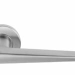 Deurkruk BASICS LBXXIH op ronde rozet Mat RVS