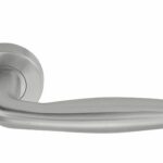 Deurkruk Sigaar Model op ronde rozet Mat RVS