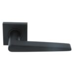 Deurkruk BASIC LBXXIH op vierkant rozet mat zwart