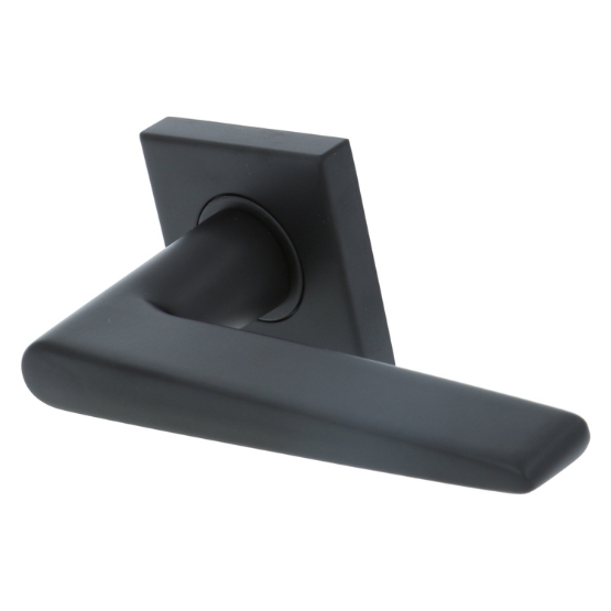 Deurkruk BASIC LBXXIH op vierkant rozet mat zwart