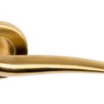 Deurkruk BASIC LBXX op ronde rozet PVD Mat Goud