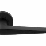 Deurkruk BASIC LBXXI op ronde rozet Mat Zwart