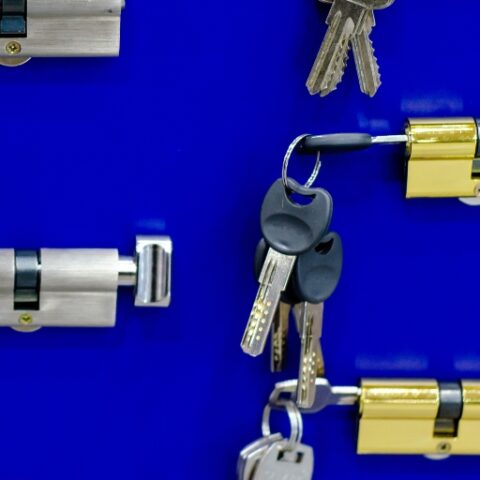 Hoe werkt een knopcilinder?