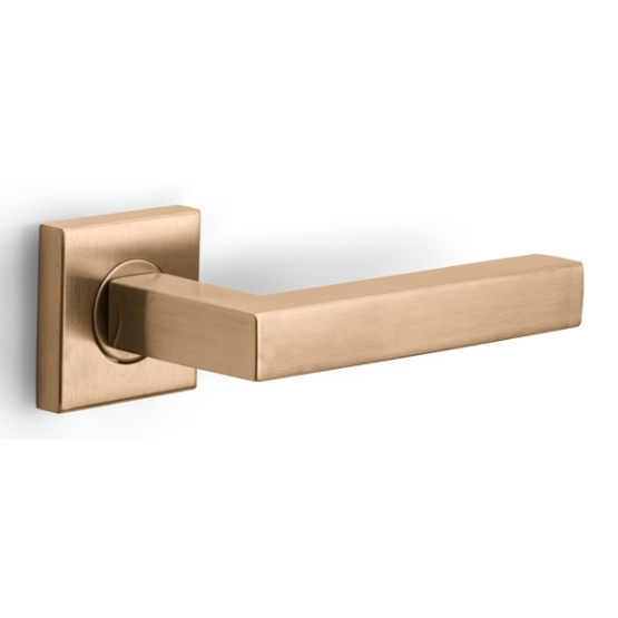 Deurklink BASICS BSQ1-G op vierkant rozet PVD licht brons