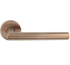 Deurklink BASICS LBII-19 op ronde rozet PVD licht brons