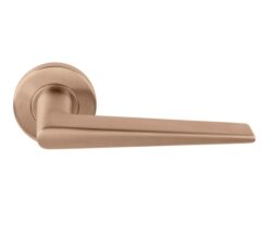 Deurkruk BASIC LBXXIH op ronde rozet PVD licht brons