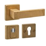 Intersteel SKG3 veiligheid achterdeur set Amsterdam vierkant PVD messing getrommeld