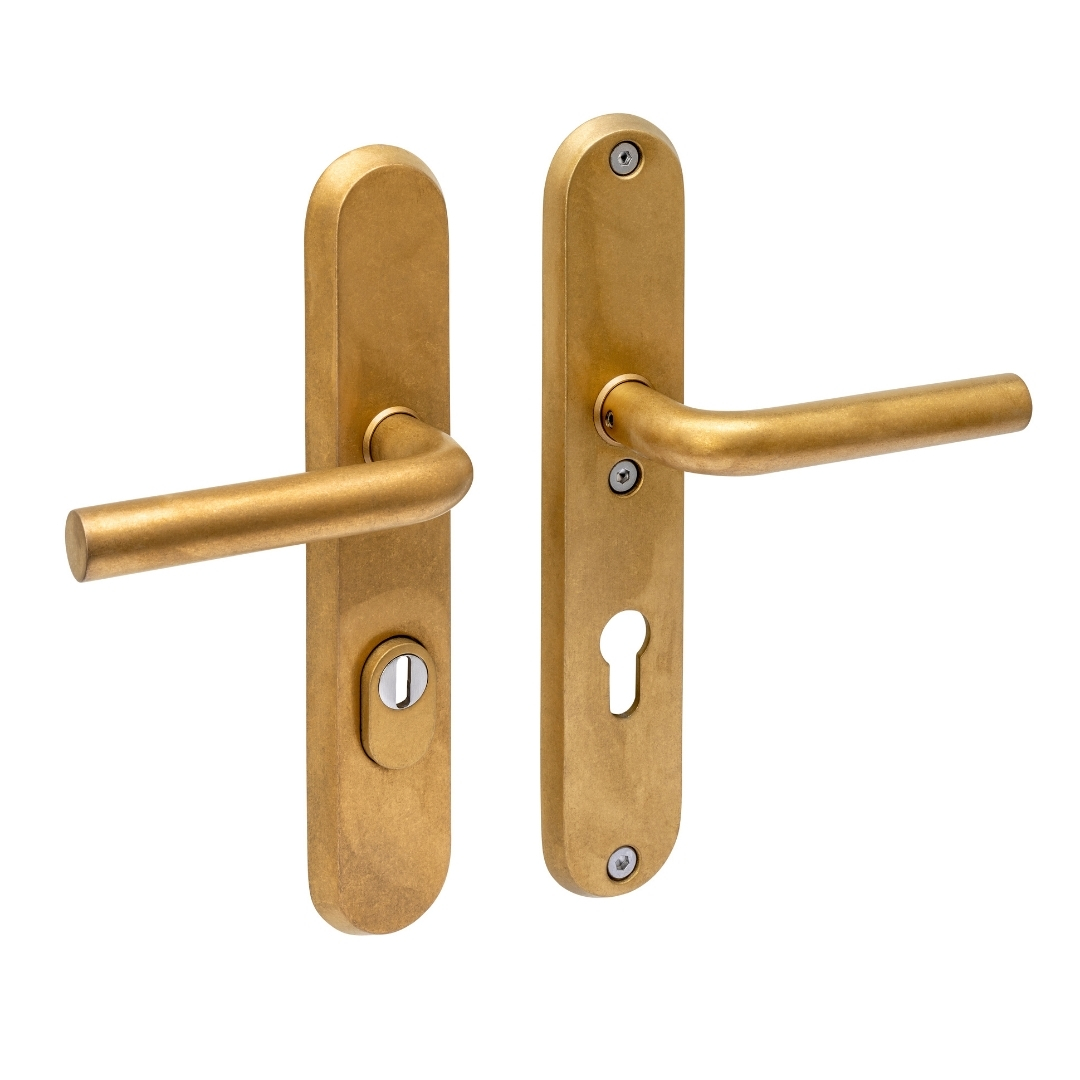 Intersteel SKG3 veiligheidsbeslag ovaal 250x50mm krukkruk Luzern PC72mm met kerntrekbeveiliging PVD messing getrommeld