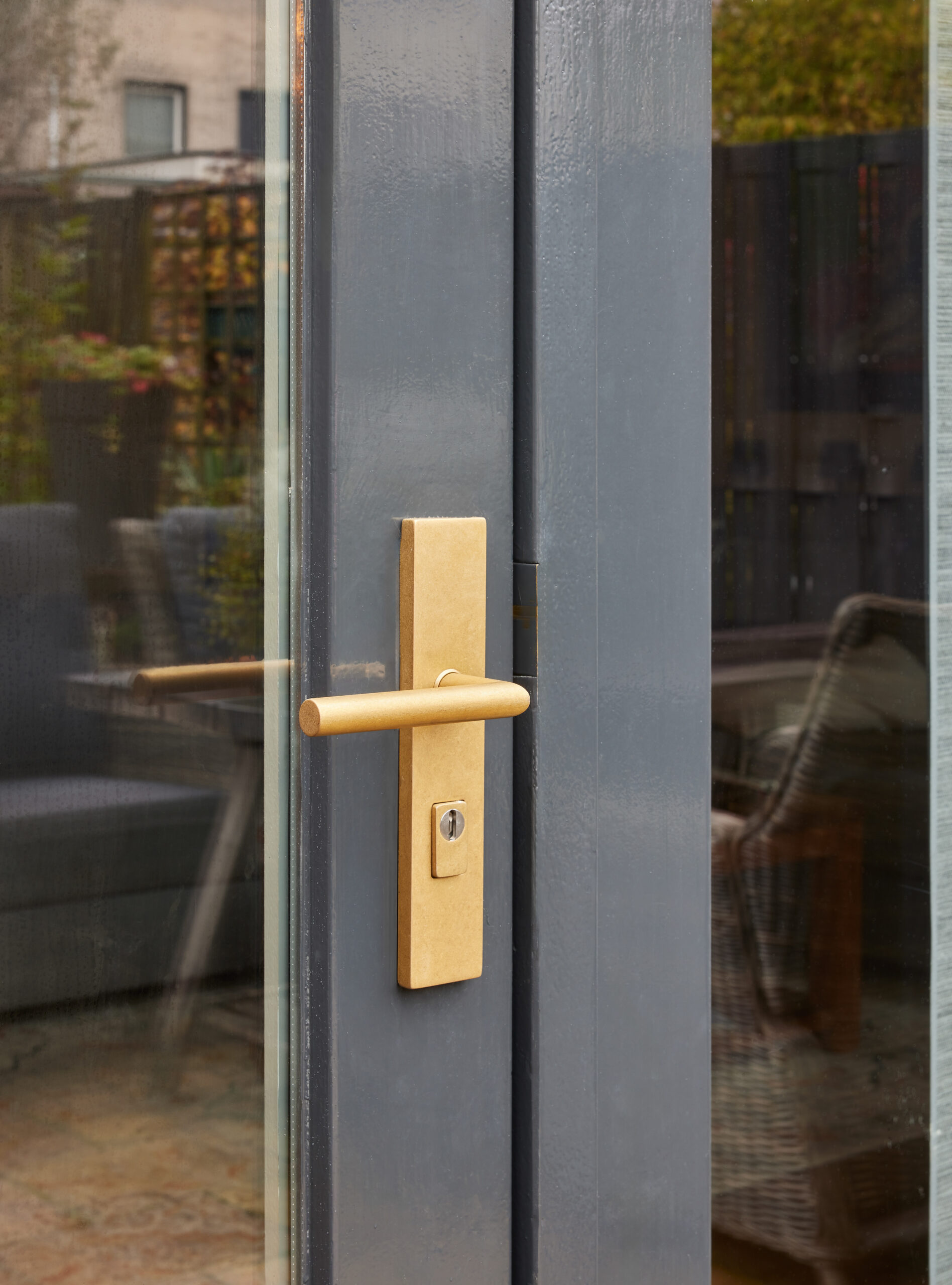 Intersteel SKG3 veiligheidsbeslag rechthoekig kruk/kruk Jura PC92mm met kerntrekbeveiliging PVD messing getrommeld - Afbeelding 3