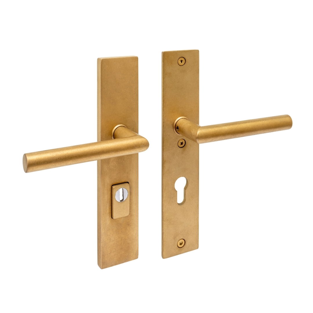 Intersteel SKG3 veiligheidsbeslag rechthoekig krukkruk Jura PC72mm met kerntrekbeveiliging PVD messing getrommeld